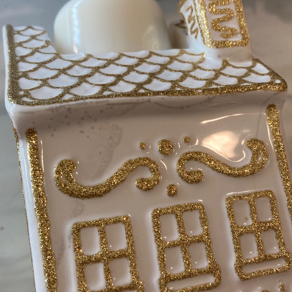 Bath & Body Works Gingerbread House Foaming Soap Dispenser White Gold Glitter - Picture 8 of 12